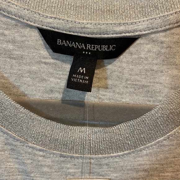 Nwt banana republic sleeveless silver M - Picture 2 of 3